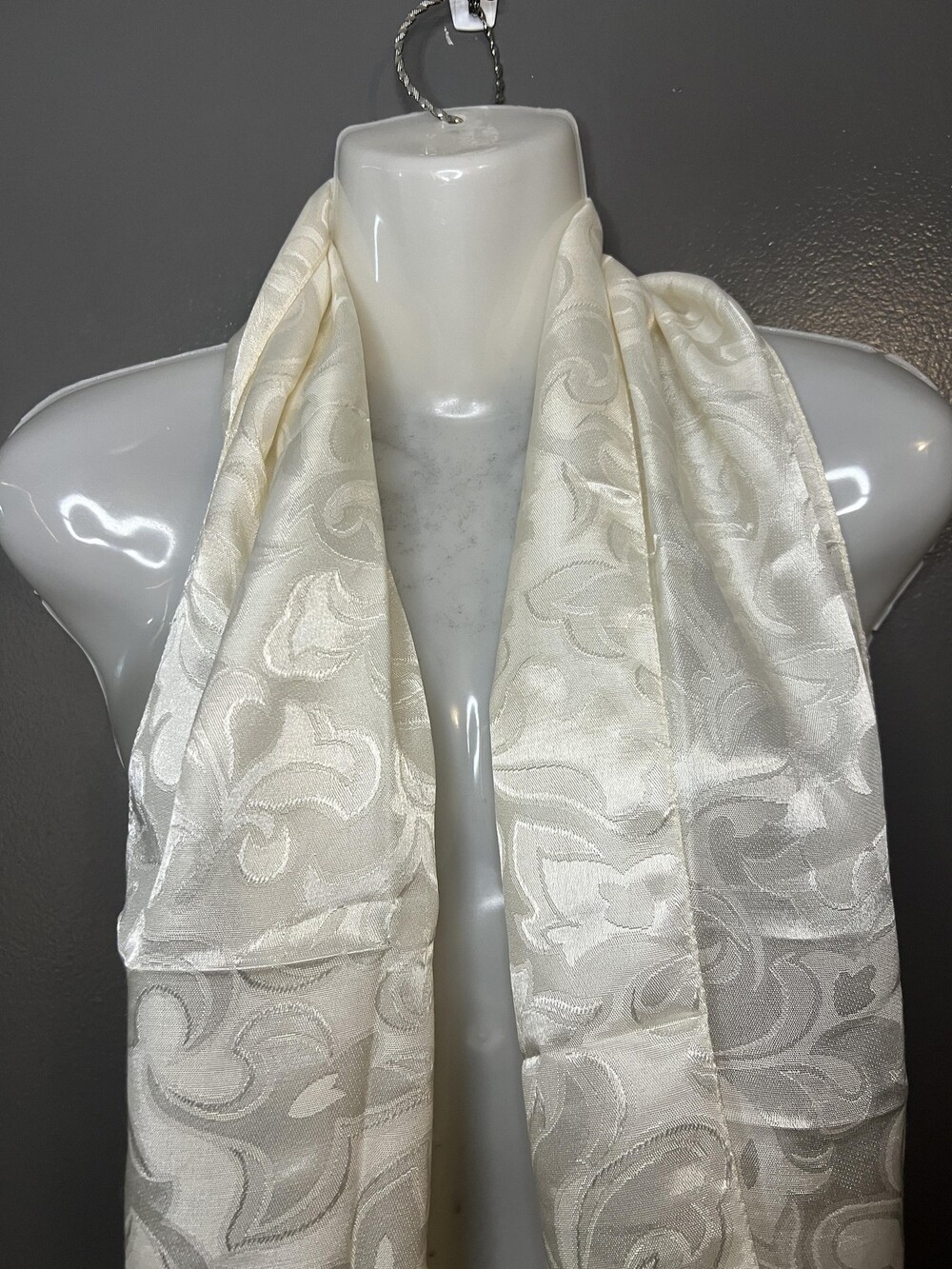 Natori Scarf Womens One Size Ivory Satin Jacquard Floral Paisley Made in Italy